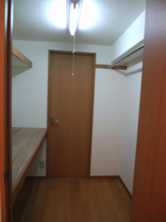 横須賀市の賃貸マンション　ニックハイム三笠公園　１００８号室収納