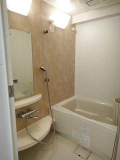 横浜市鶴見区の分譲賃貸マンション　ヨコハマオールパークスニ街区　５０２号室　浴室