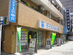 川崎店外観です