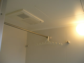 川崎市幸区の賃貸マンション　ステート川崎　浴室に冷風機能付乾燥機があります