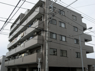 横浜市鶴見区の賃貸マンション　ブロードマンション　外観写真