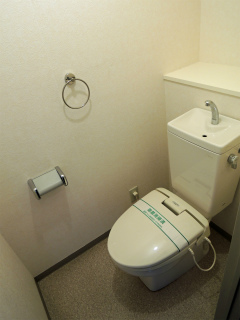 横須賀市の賃貸マンション　グラン・ベルデ　３０１号室　トイレ