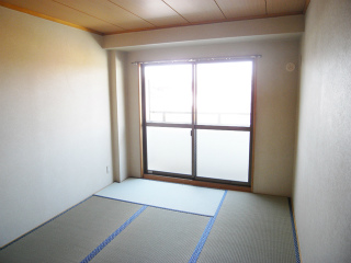 横浜市鶴見区の賃貸マンション　すまい・る・仲通　３０３　和室２