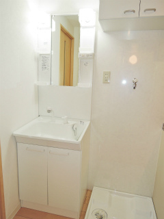 横浜市鶴見区の賃貸マンション　アビタシオン　エトワール　２０５　洗面室