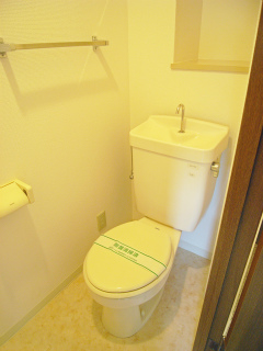 横浜市鶴見区の賃貸マンション　リバーサイド203号室　トイレ