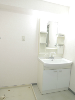 横浜市神奈川区の賃貸マンション　ガルファーサ新横浜４０２　洗面室