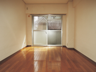 横浜市鶴見区の賃貸マンション　エンゼルハイム鶴見第三　１０９号室　洋室です