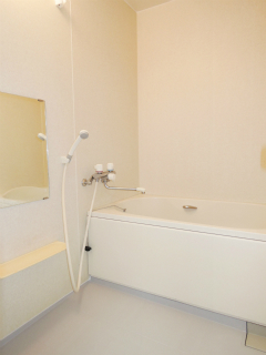 横浜市鶴見区の賃貸マンション　エンゼルハイム鶴見第三　１０９号室　浴室です