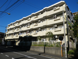 横浜市青葉区の賃貸マンション　ハイスクエアあざみ野　４０１号室 外観です
