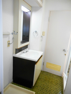 横浜市港北区の賃貸マンション　サニークレスト大倉山　３０５号室　洗面室