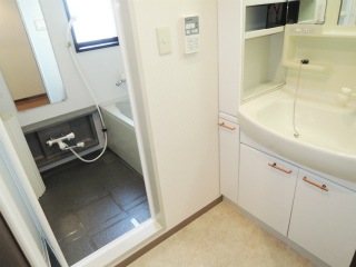 横浜市鶴見区の賃貸マンション　アルブル生麦　４０３　洗面室