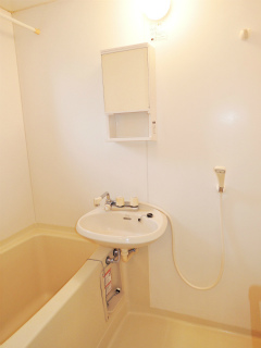 横浜市鶴見区の賃貸マンション　ＫＣＫハイムⅢ　２０３号室　浴室