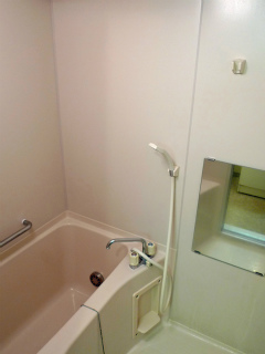 神奈川県横須賀市の賃貸マンション　グラン・ベルデ　３０３　浴室
