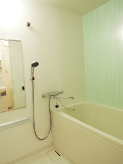 横浜市鶴見区の賃貸マンション　グリーンハイツ　２０３　浴室