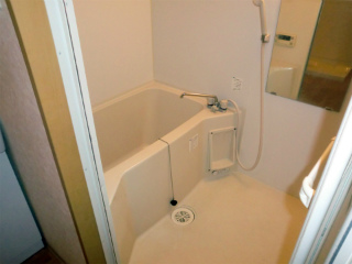 東京都世田谷区の賃貸マンション　シャトーポレール若林　１０１号室　浴室