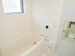 横浜市鶴見区の賃貸マンション　クローバーハイム　１０２　浴室