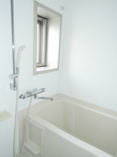 横浜市南区の賃貸マンション　アイボリーコート　705号室　浴室です