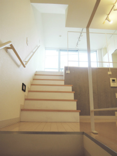東京都目黒区の賃貸マンション　ＦＬＥＧ自由が丘ＥＬ　２０５号室　階段