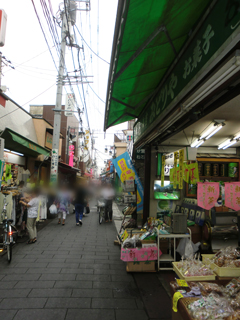 東京都江東区の賃貸マンション　コゥジーコート寺山　商店街