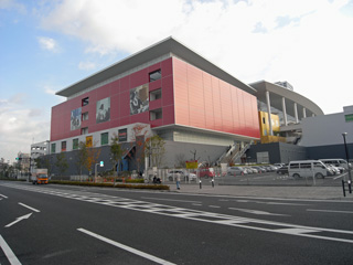 川崎駅西口のショッピングモール　ラゾーナ川崎プラザ